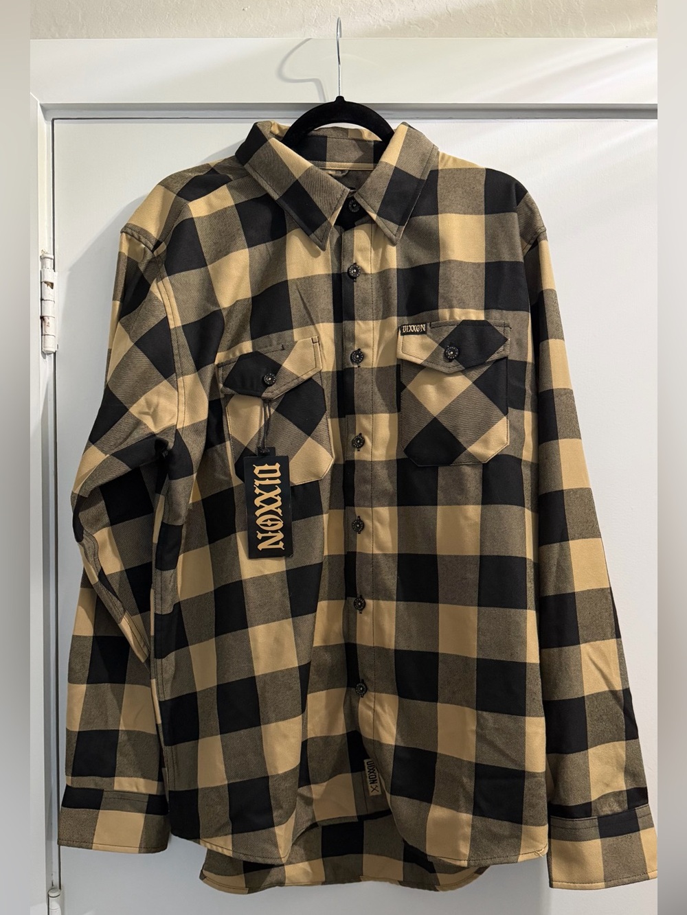 NWT✅ Men’s Dixon Flannel Long Sleeve Size XL